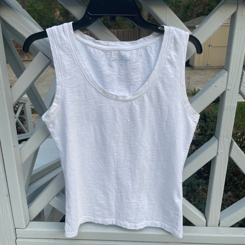 Small Vineyard Vines White Sleeveless Scoop Neck Tank
